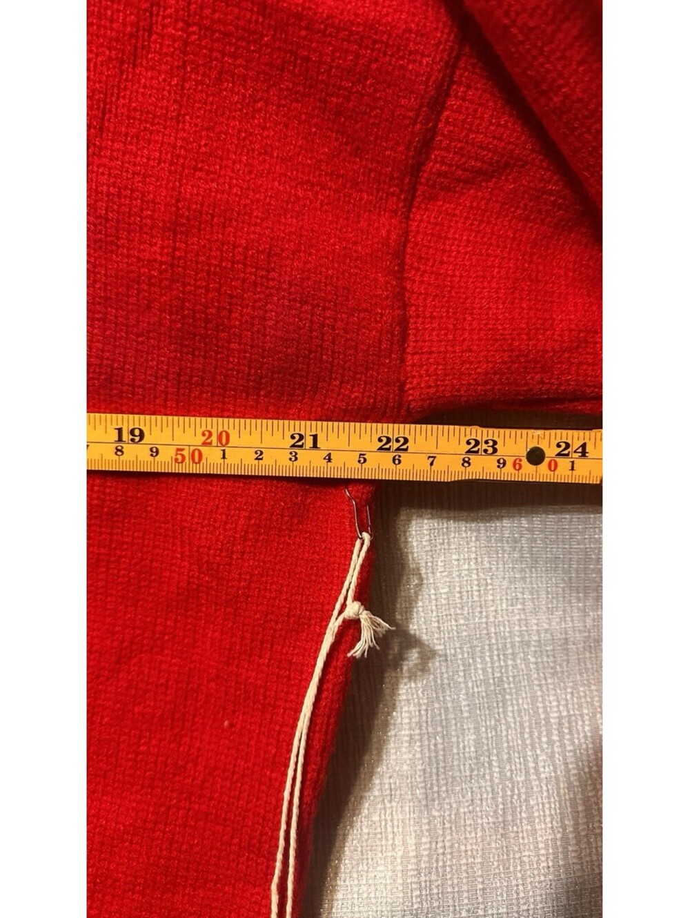 New Luna Ivy Red Sweater with White Swan Design, Size M - Picture 4 of 7